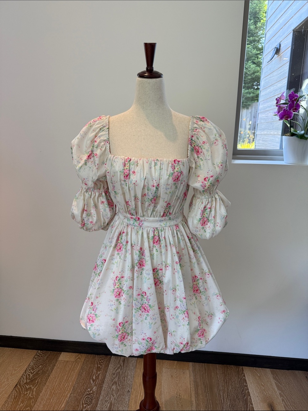 Floral Puff-Sleeve Mini Dress - White with Pink Roses